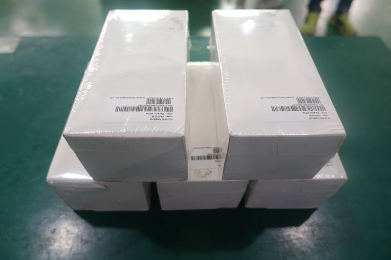 盒子貼標-封切-熱收縮產線